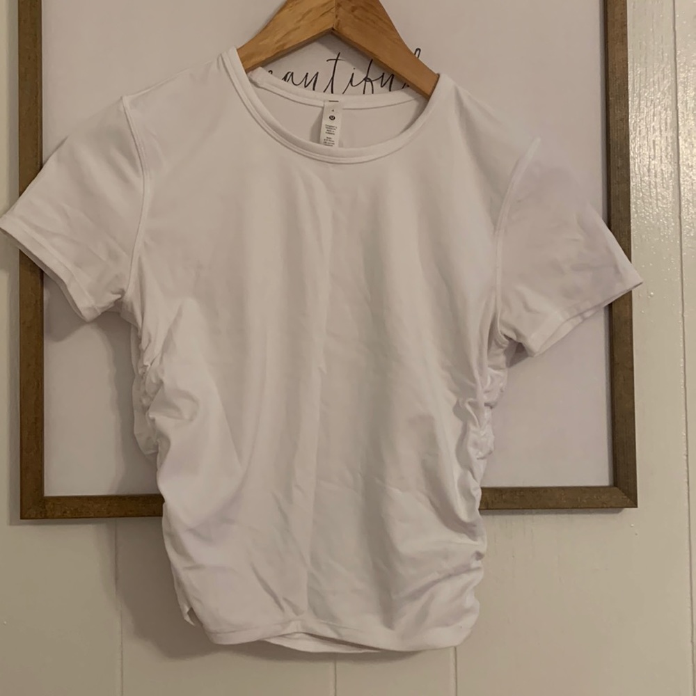 Lululemon cropped short sleeve top